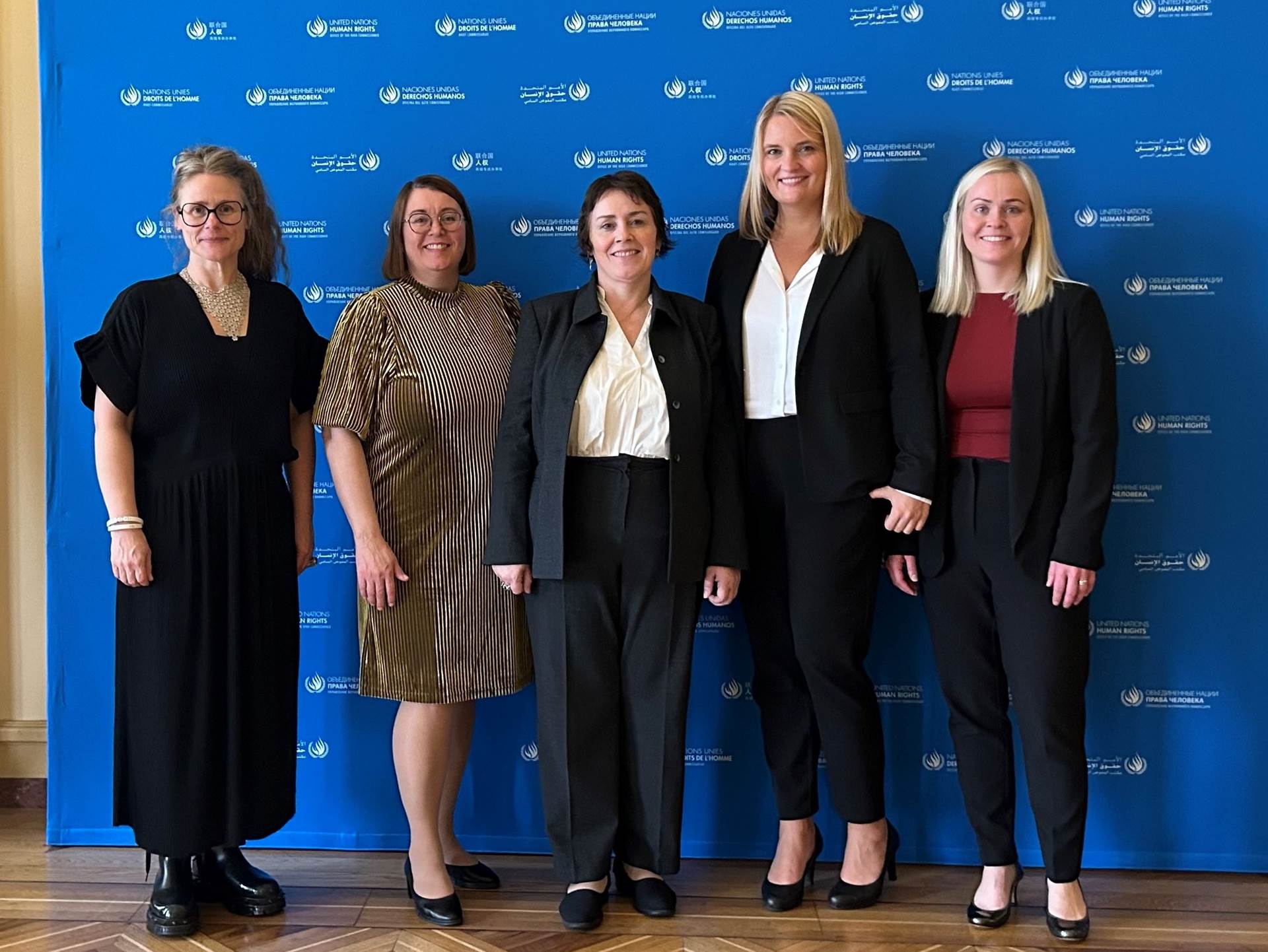 Ragnheiður Kolsöe, Áshildur Linnet, Ragna Bjarnadóttir, Elísabet Gísladóttir og Halla Tinna Arnardóttir - mynd