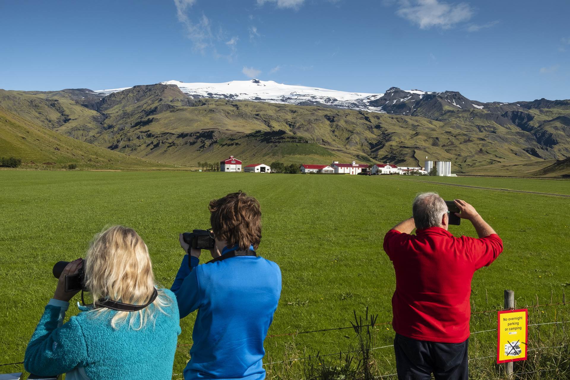 Nýjar tölur um greiðslukortaveltu staðfesta þrótt í ferðaþjónustu og einkaneyslu - mynd