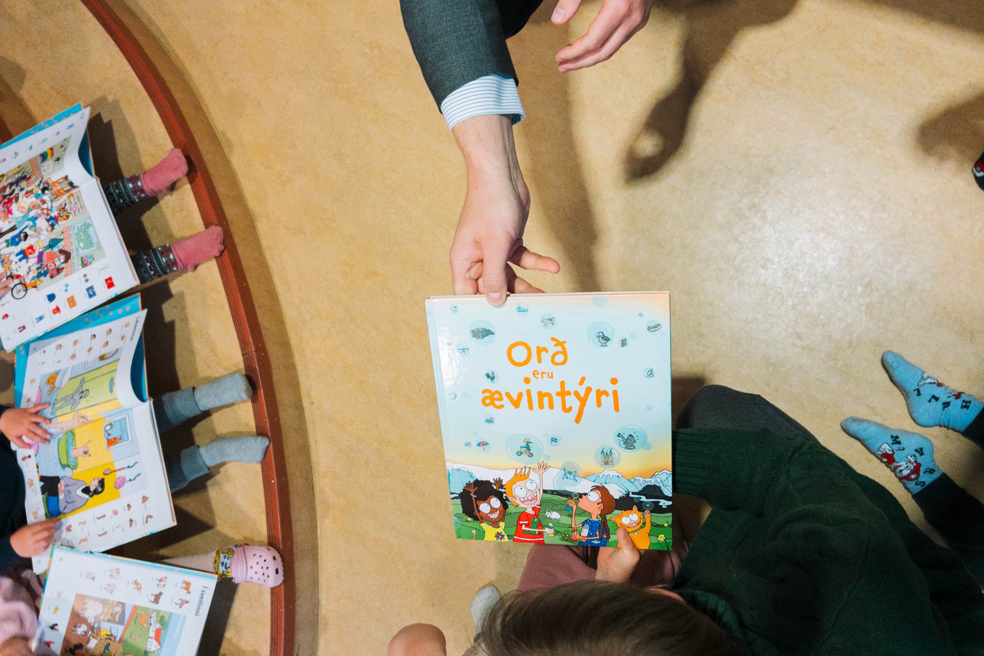 Orð eru ævintýri – nýtt spil, myndaspjöld og vefur - mynd