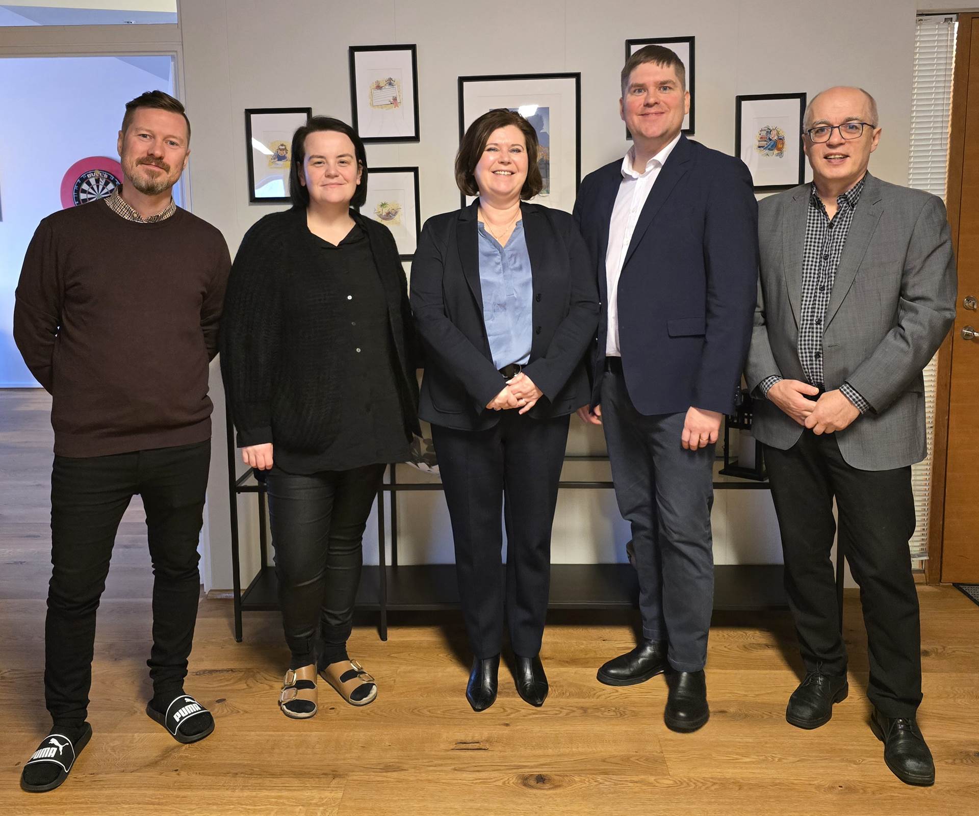 Sigurjón Gunnarsson og Dagbjört Harðardóttir, starfsmenn Heimilis og skóla, Ásthildur Lóa Þórsdóttir, mennta- og barnamálaráðherra, Sigurður Sigurðsson framkvæmdarstjóri og Guðni Olgeirsson starfsmaður ráðuneytisins - mynd