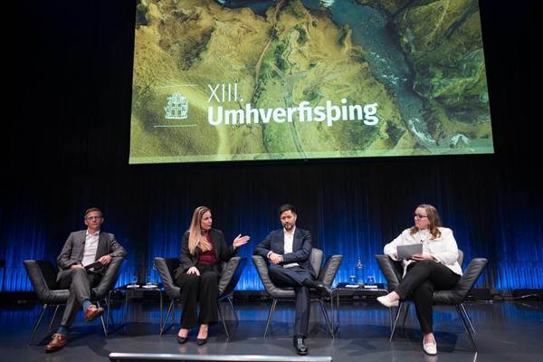 Fjörugar umræður sköpuðust í pallborði. Frá vinstri Svein Margeirsson, Sigríður Mogensen, Mikael Allan Mikaelsson og Unnur Brá Konráðsdóttir.