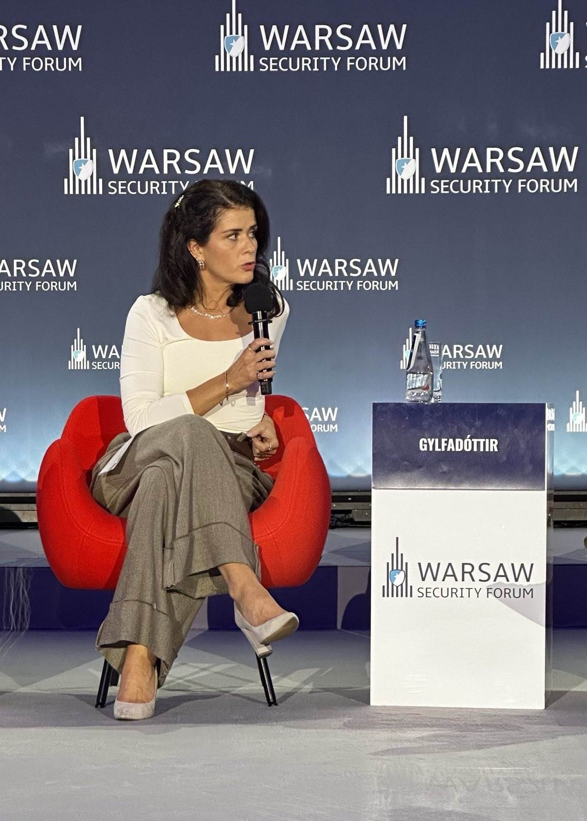 Þórdís Kolbrún Reykfjörð Gylfadóttir utanríkisráðherra á Warsaw Security Forum. - mynd