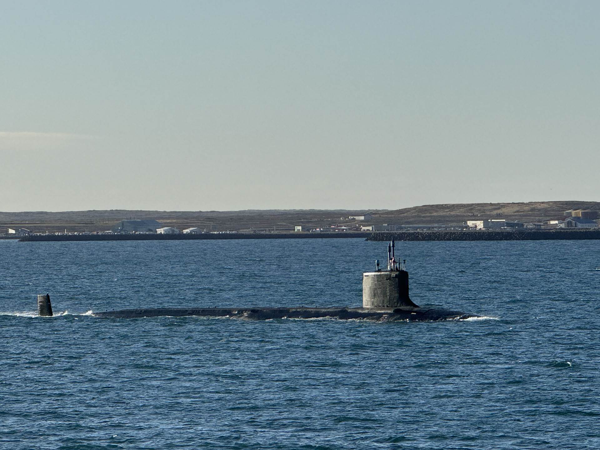 Bandaríski kafbáturinn USS Indiana úti fyrir ströndum Íslands í október. - mynd